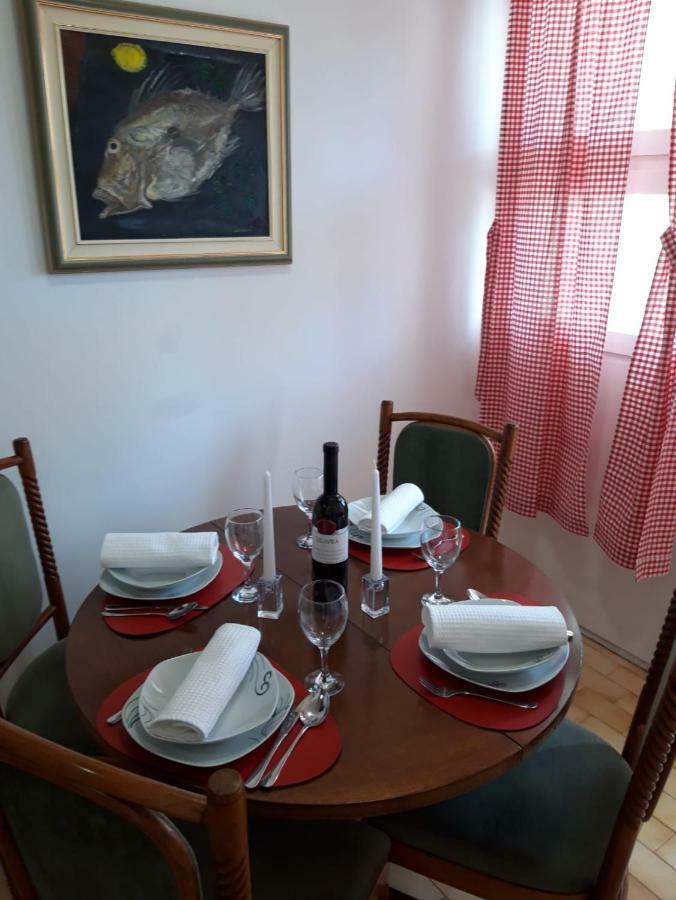 Apartment Dina Omis Bagian luar foto